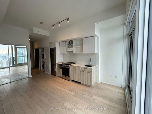 4907 - 251 Jarvis St