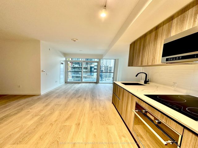 803 - 117 Broadway Ave