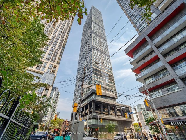 2012 - 181 Dundas St E