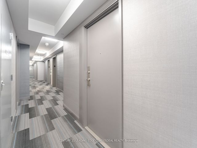 2012 - 181 Dundas St E