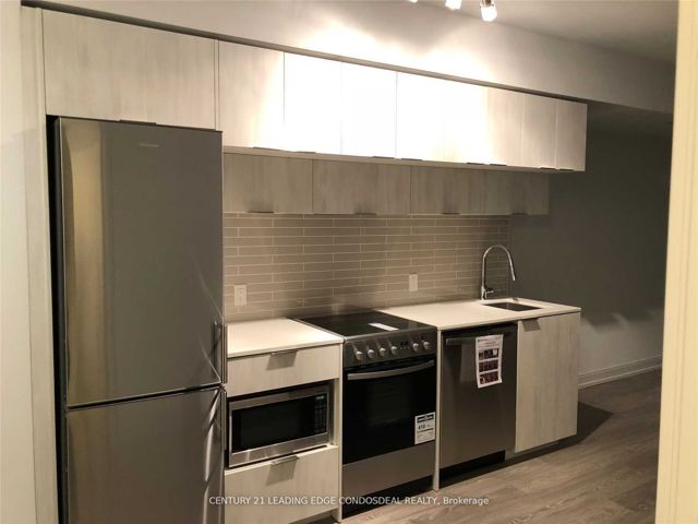 2012 - 181 Dundas St E