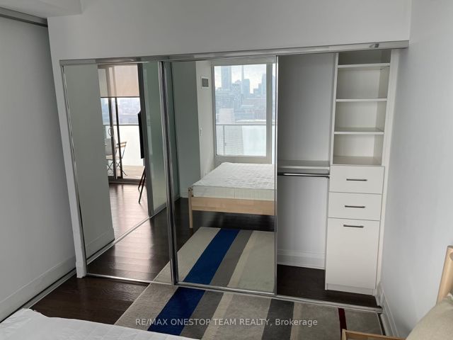 2803 - 65 St Mary St