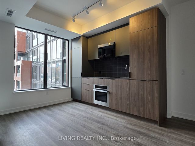442 - 28 Eastern Ave
