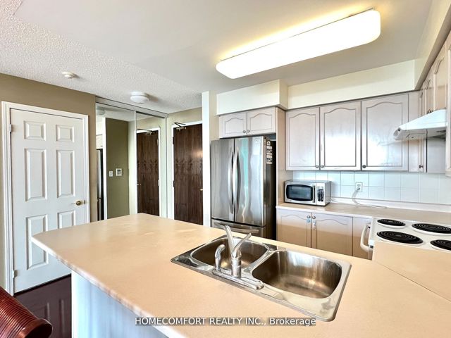 2807 - 18 Spring Garden Ave