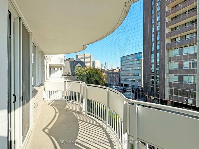 408 - 11 Walmer Rd