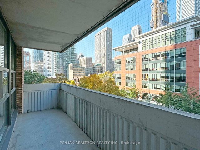 606 - 33 Isabella St