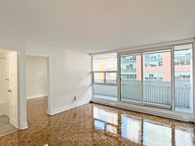 606 - 33 Isabella St