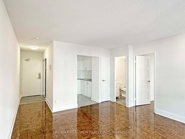 606 - 33 Isabella St