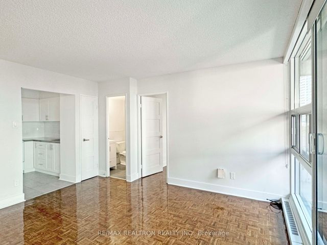 606 - 33 Isabella St