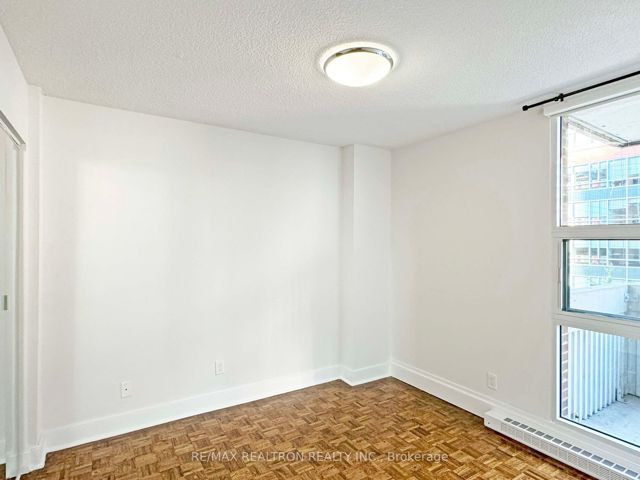 606 - 33 Isabella St