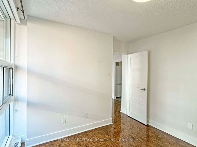 606 - 33 Isabella St