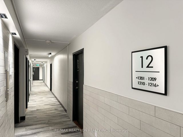 1204 - 33 Isabella St