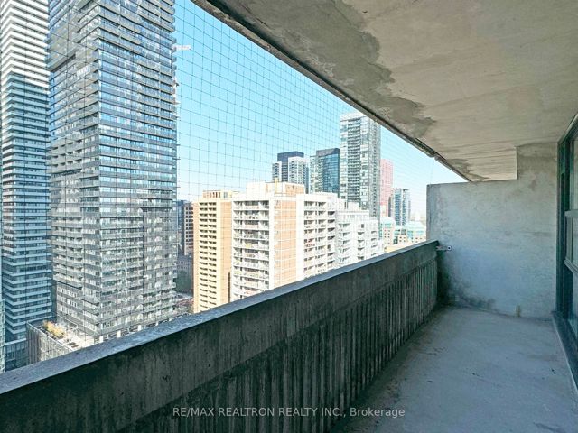 2511 - 33 Isabella St