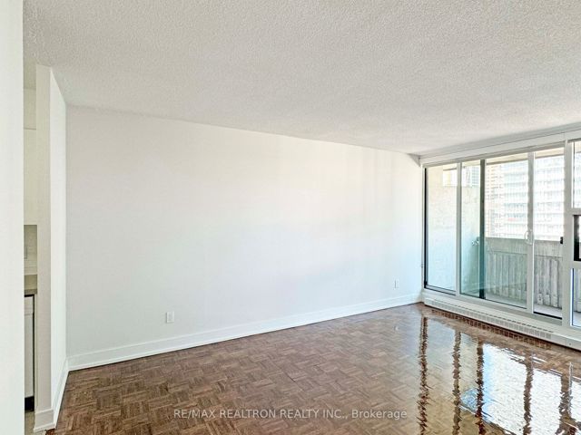 2511 - 33 Isabella St