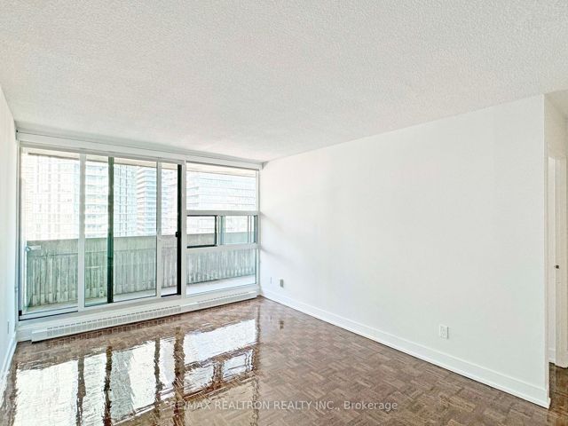 2511 - 33 Isabella St