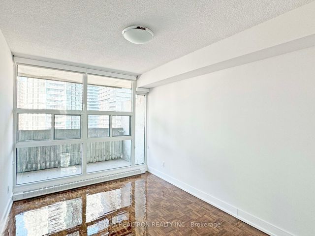 2511 - 33 Isabella St