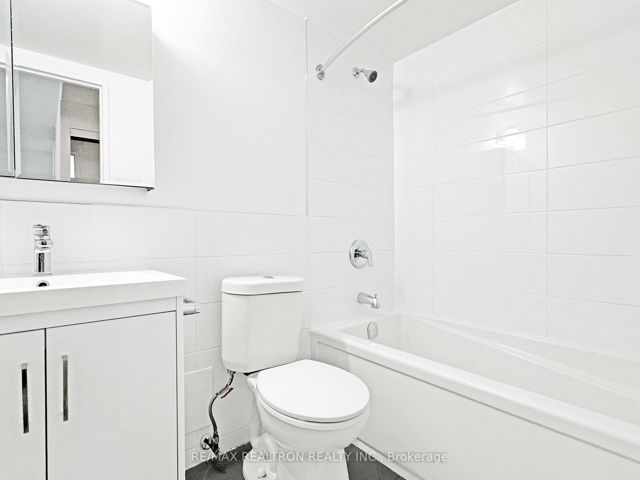 2511 - 33 Isabella St