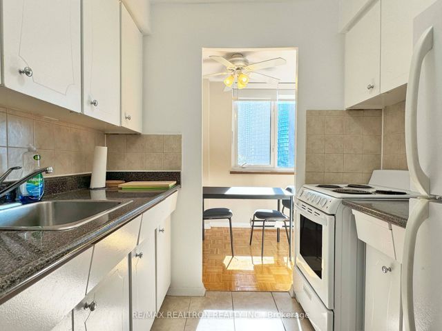 708 - 55 Isabella St
