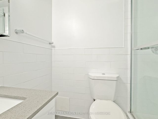 1712 - 666 Spadina Ave
