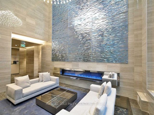 508 - 115 Blue Jays Way