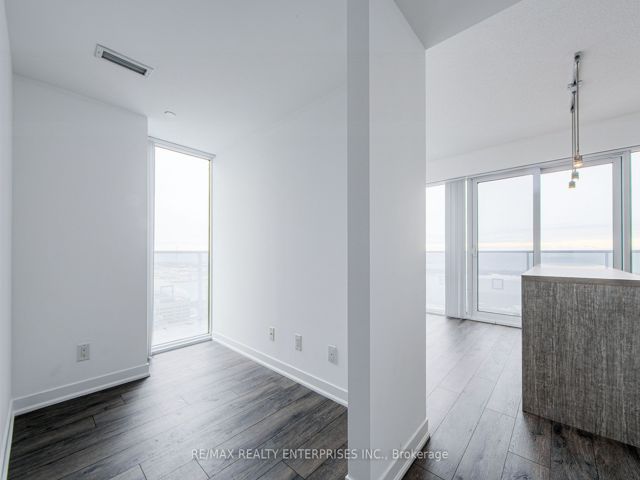 5107 - 88 Harbour St