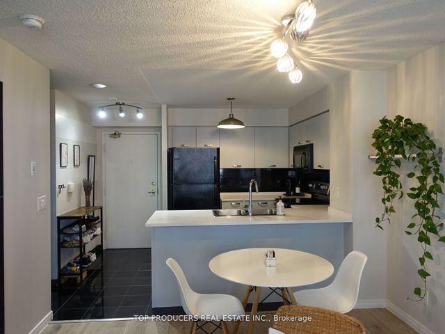 705 - 51 Harrison Garden Blvd