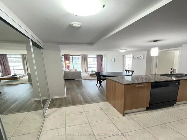 609 - 38 Grenville St