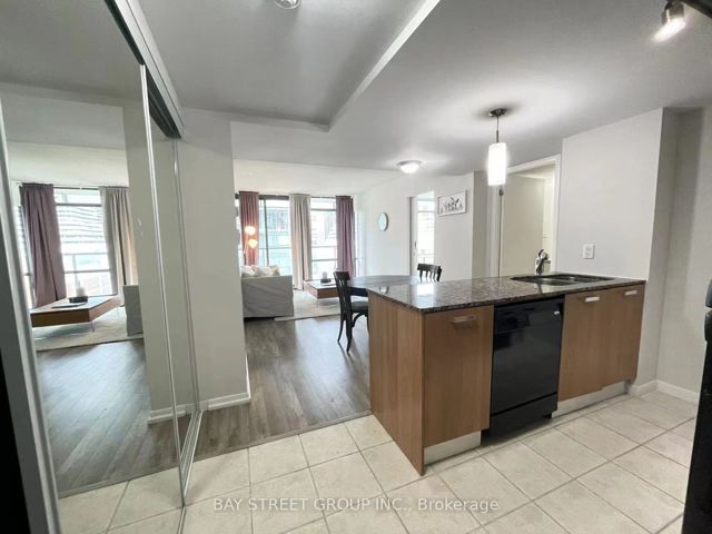 609 - 38 Grenville St