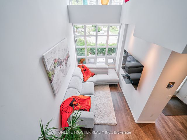 TH77B - 85 East Liberty St