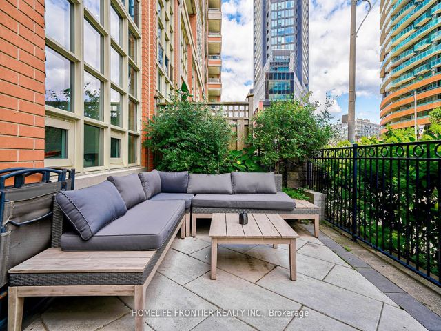 TH77B - 85 East Liberty St