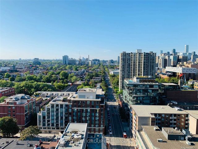 1701 - 318 Richmond St W