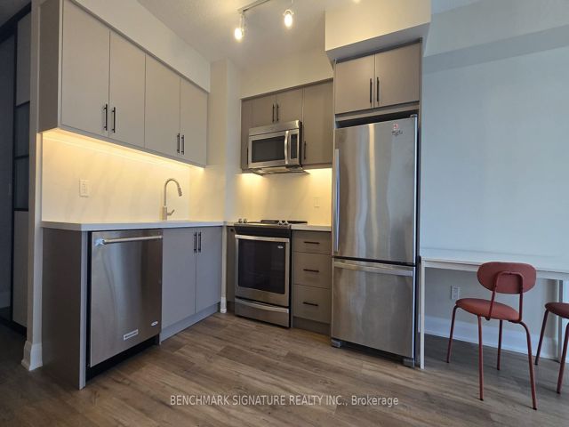 602 - 18 Graydon Hall Dr