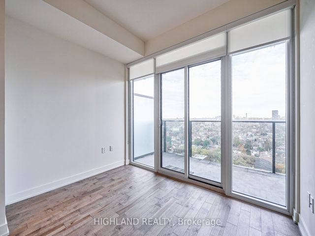 2609 - 330 Richmond St W