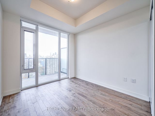 2609 - 330 Richmond St W