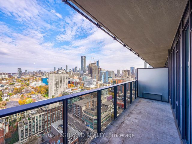 2609 - 330 Richmond St W