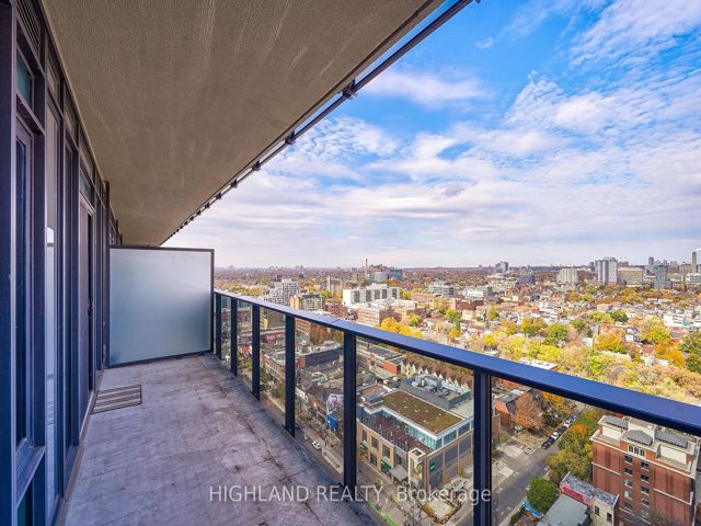 2609 - 330 Richmond St W