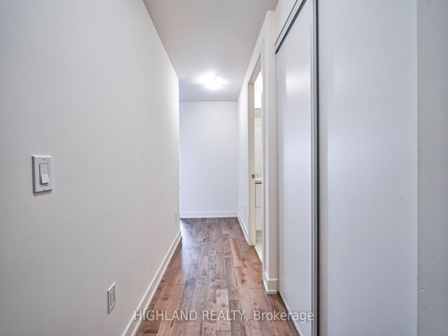 2609 - 330 Richmond St W