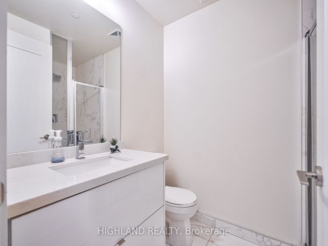 2609 - 330 Richmond St W