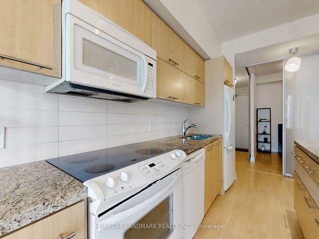 1001 - 21 Nelson St