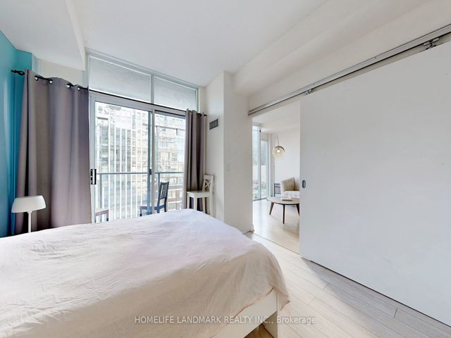 1001 - 21 Nelson St