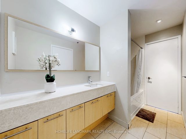 1001 - 21 Nelson St