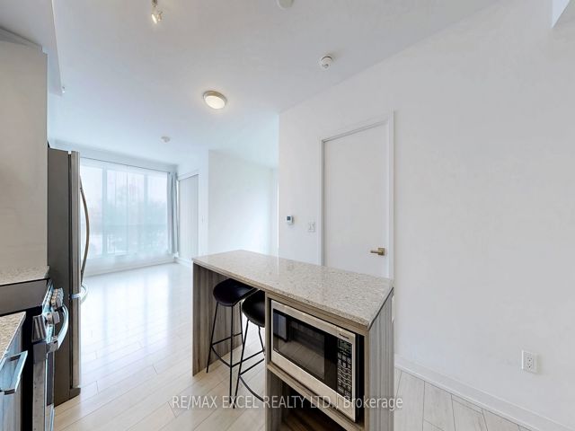 363 - 31 Tippett Rd