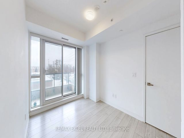 363 - 31 Tippett Rd