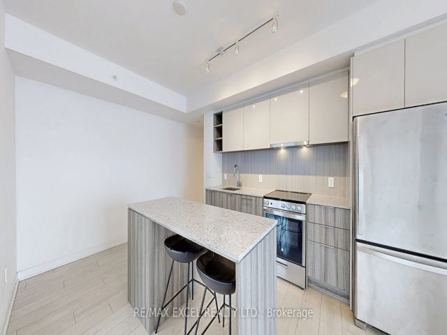 363 - 31 Tippett Rd