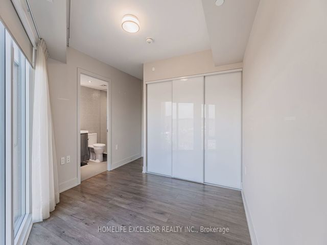 803 - 575 Bloor St E