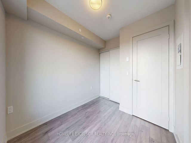 803 - 575 Bloor St E