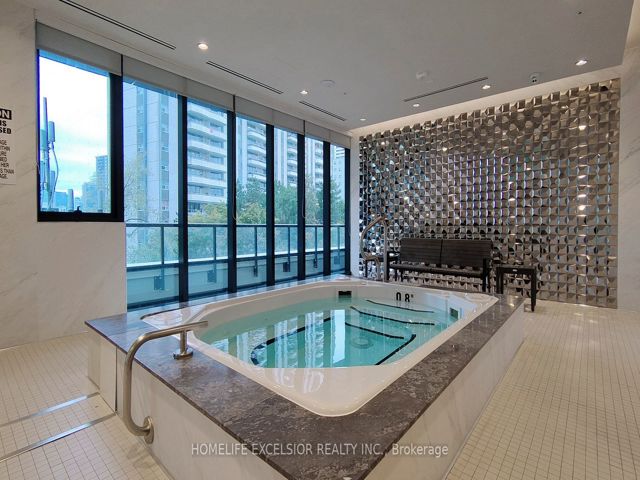 803 - 575 Bloor St E
