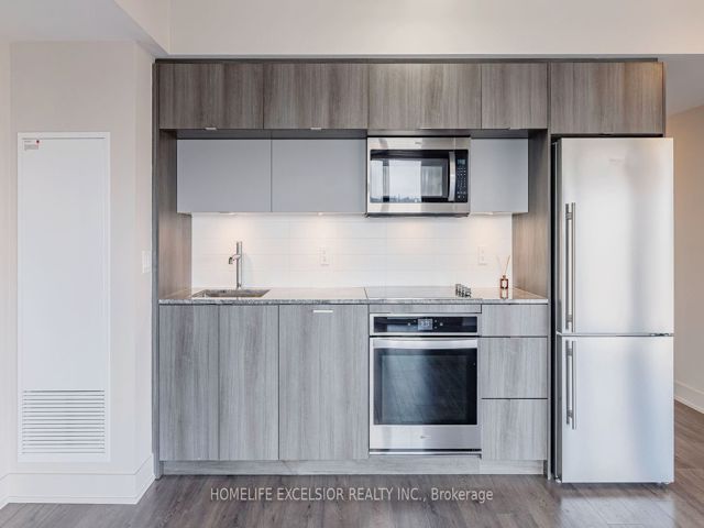 803 - 575 Bloor St E