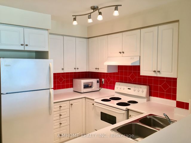 2107 - 7 Lorraine Dr