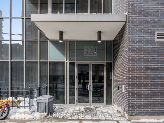 810 - 320 Richmond St E